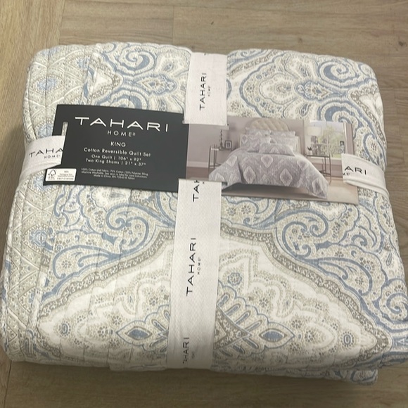 Laura Ashley Bedding Tahari Home Cotton Reversible Quilt Set Poshmark